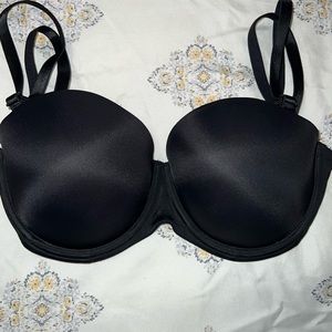 New 32DD Victoria Secret Push up bra
